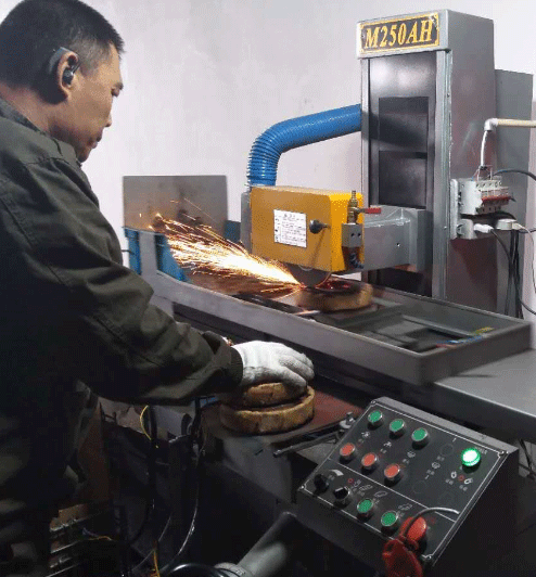 爬架电动葫芦牢记安全点